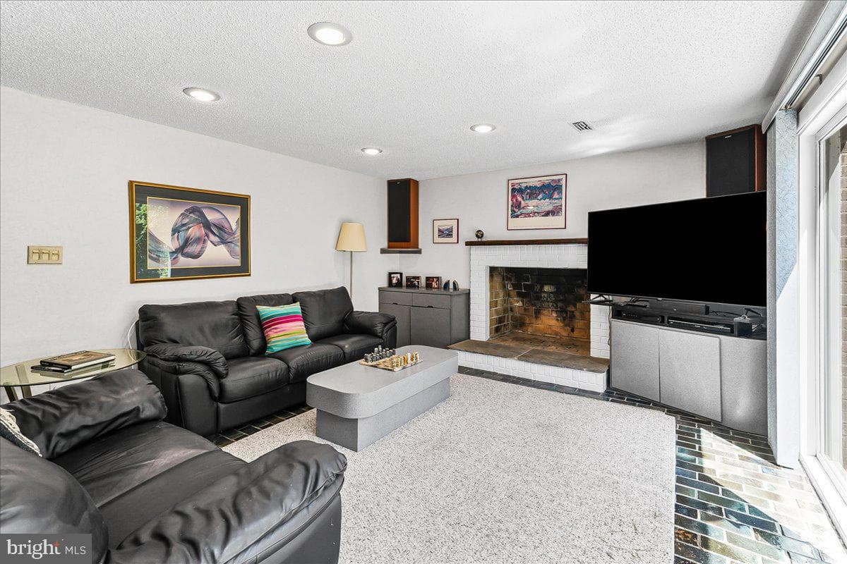 275 Barwynne Road photo 19