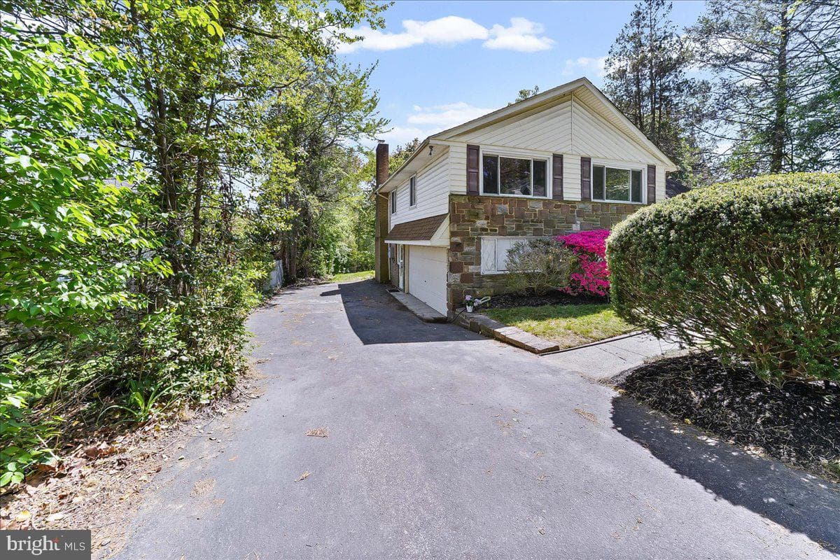 275 Barwynne Road photo 2