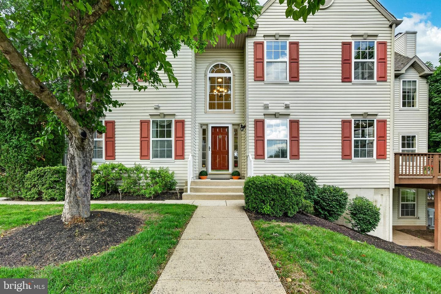 700 Gilbert Place photo 1