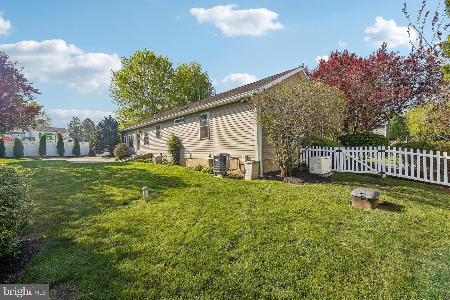 739 Ash Road photo 41