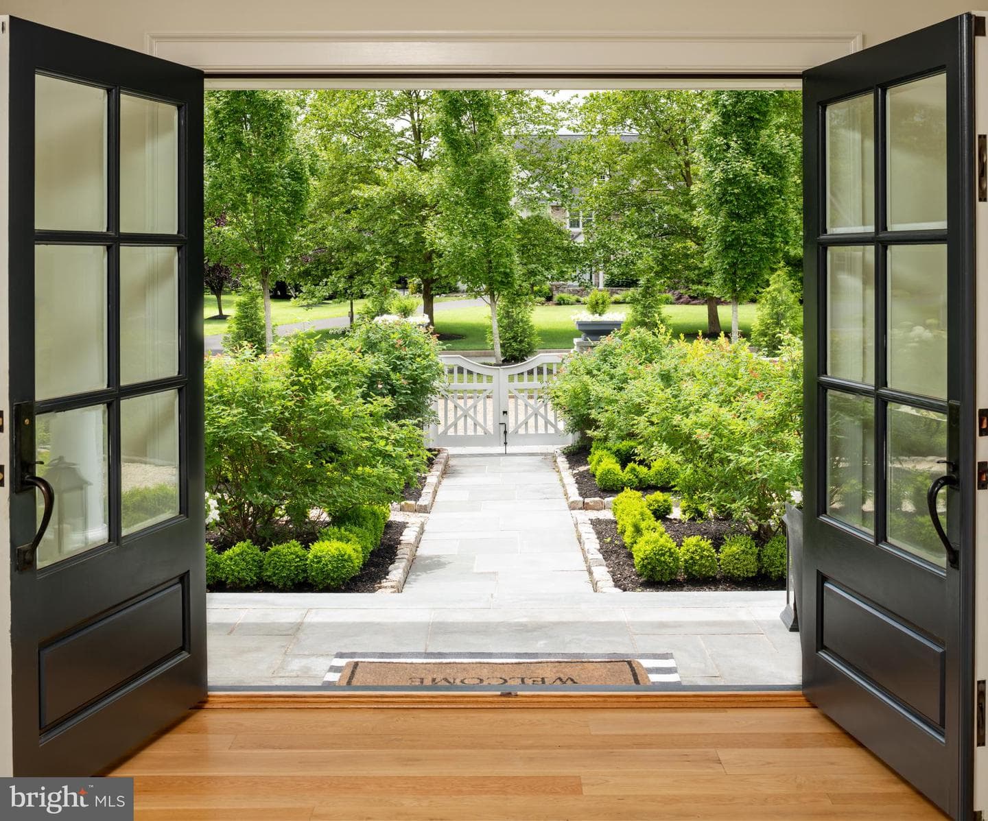 101 Hampton Lane photo 4