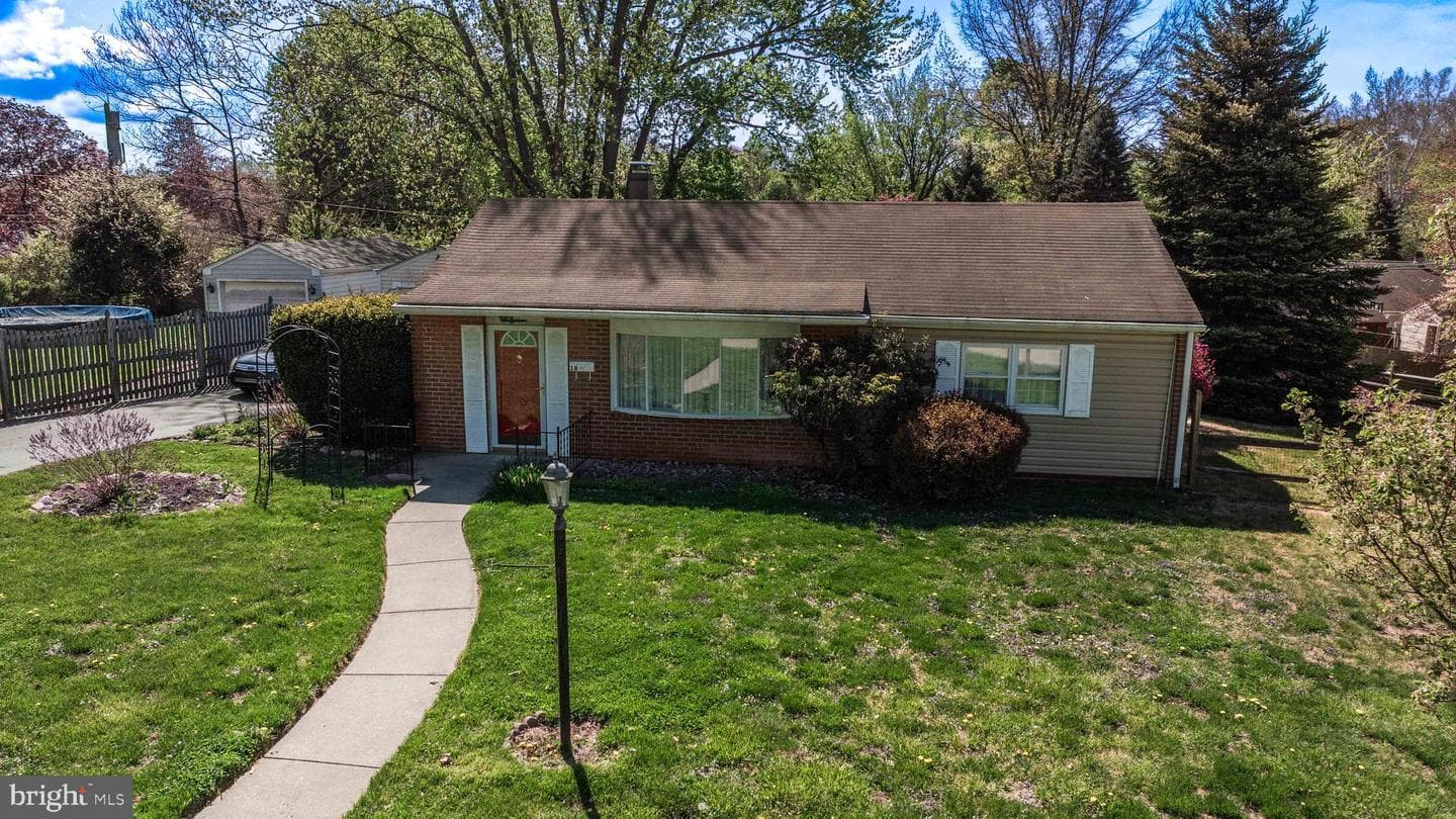 18 Mulberry Lane photo 9