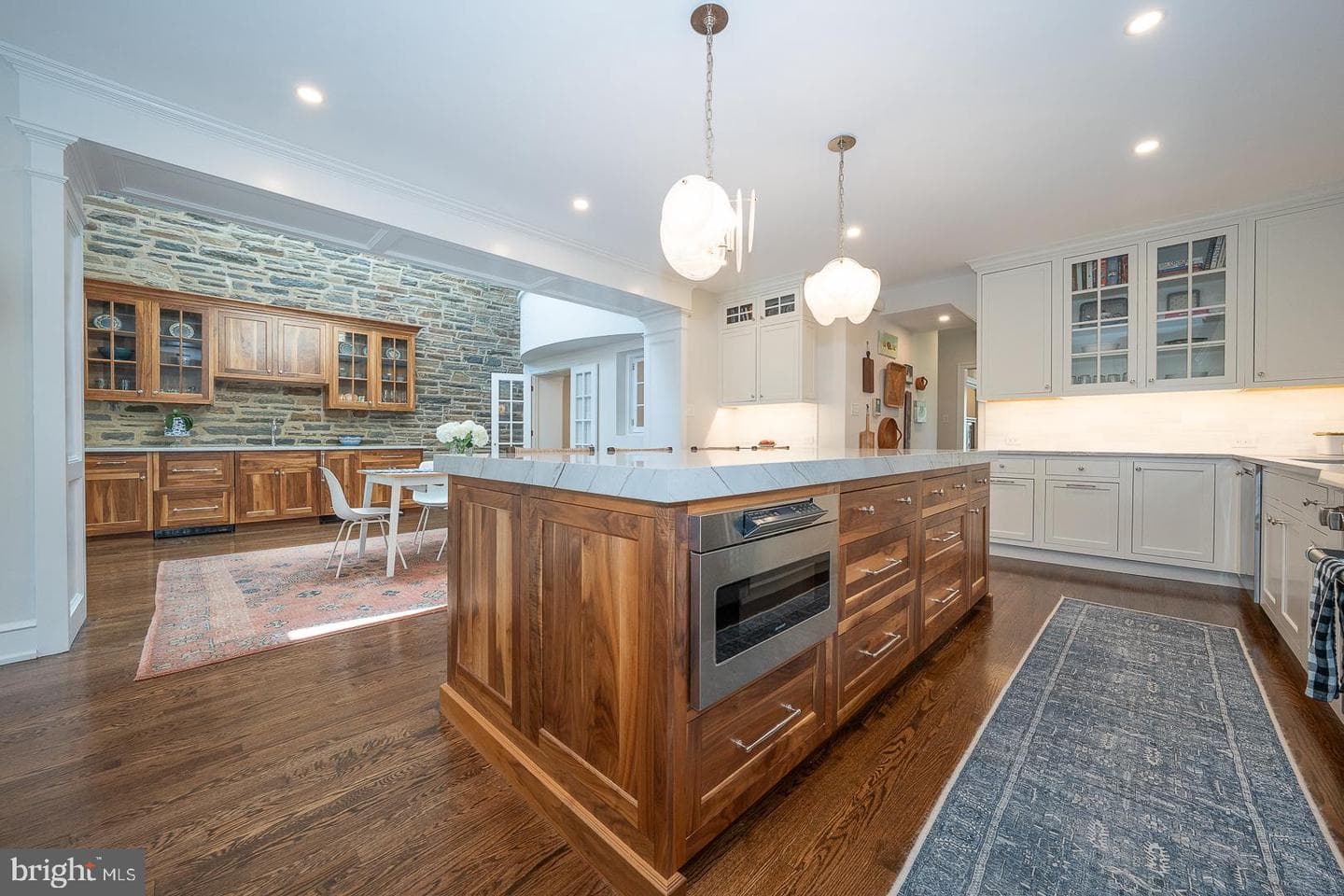 411 Wister Road photo 23