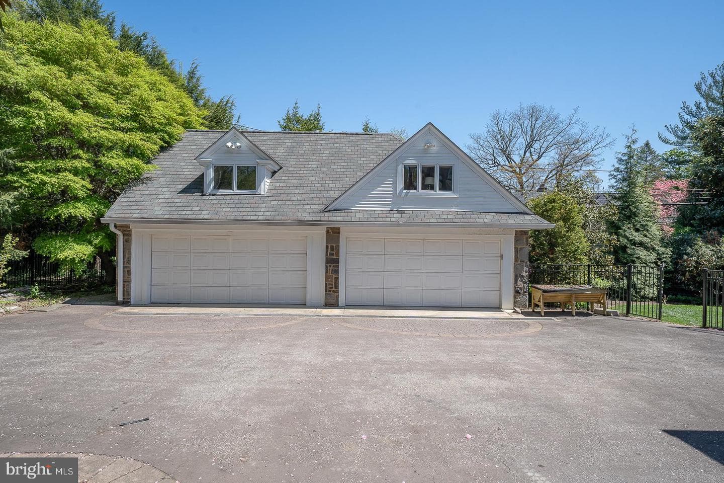 411 Wister Road photo 62