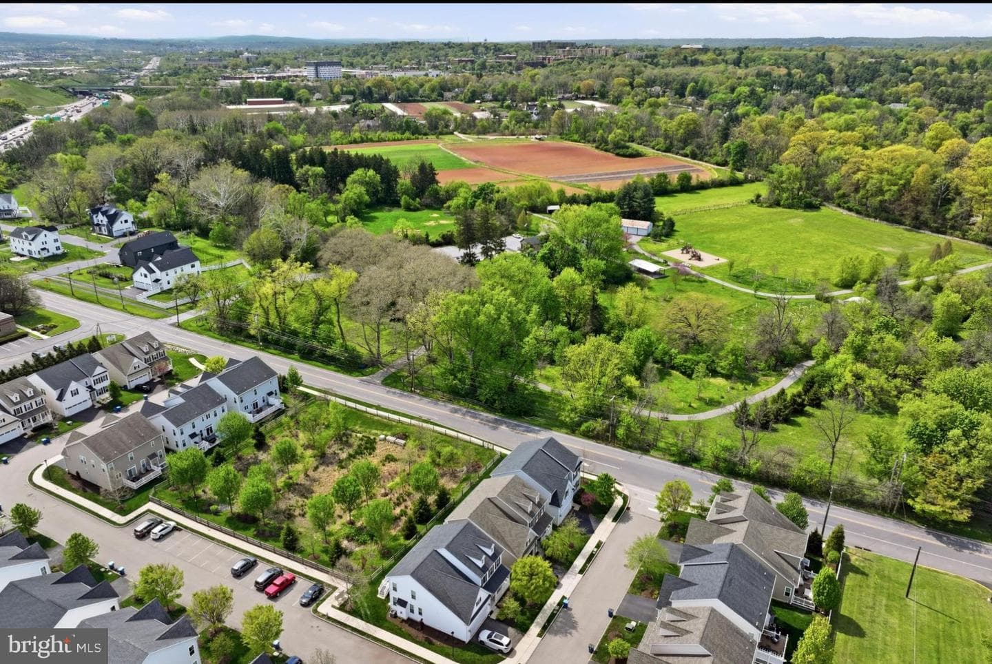 35 Dickinson Lane photo 34