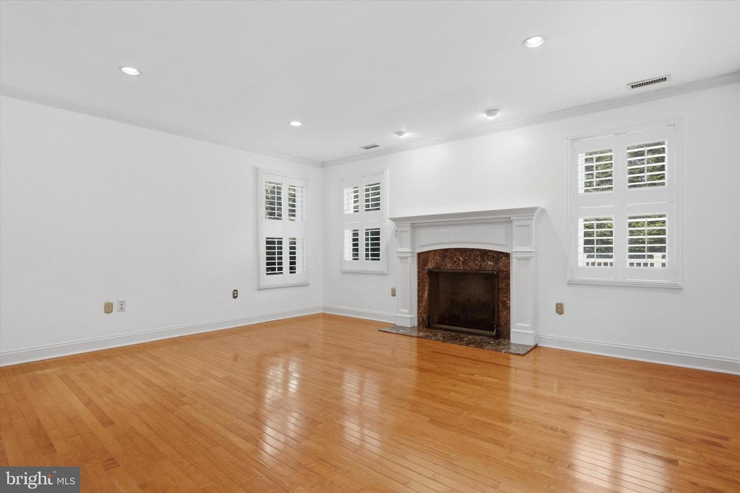 61 Harlow Circle photo 4