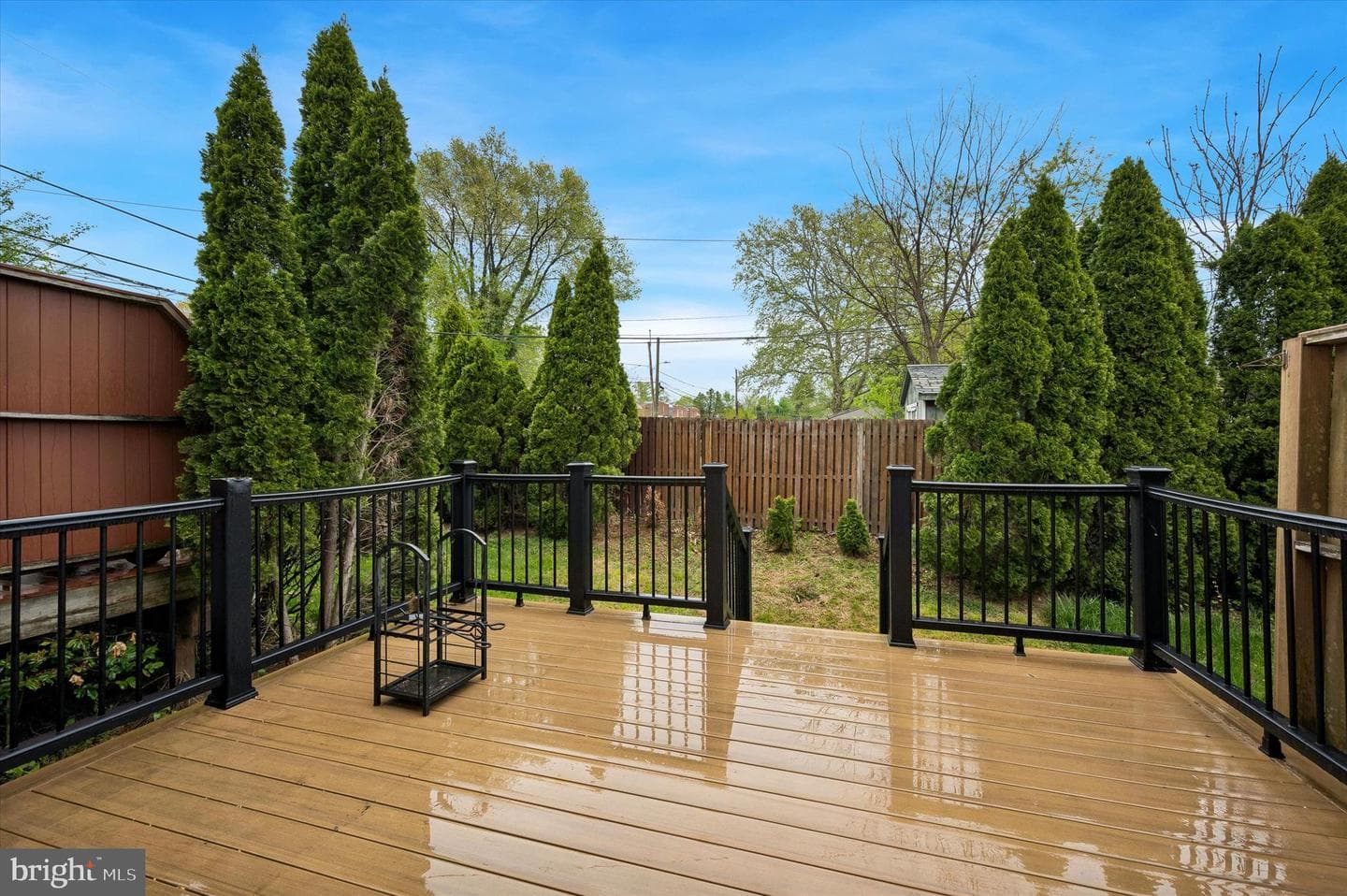 9 E Roberts Street photo 15
