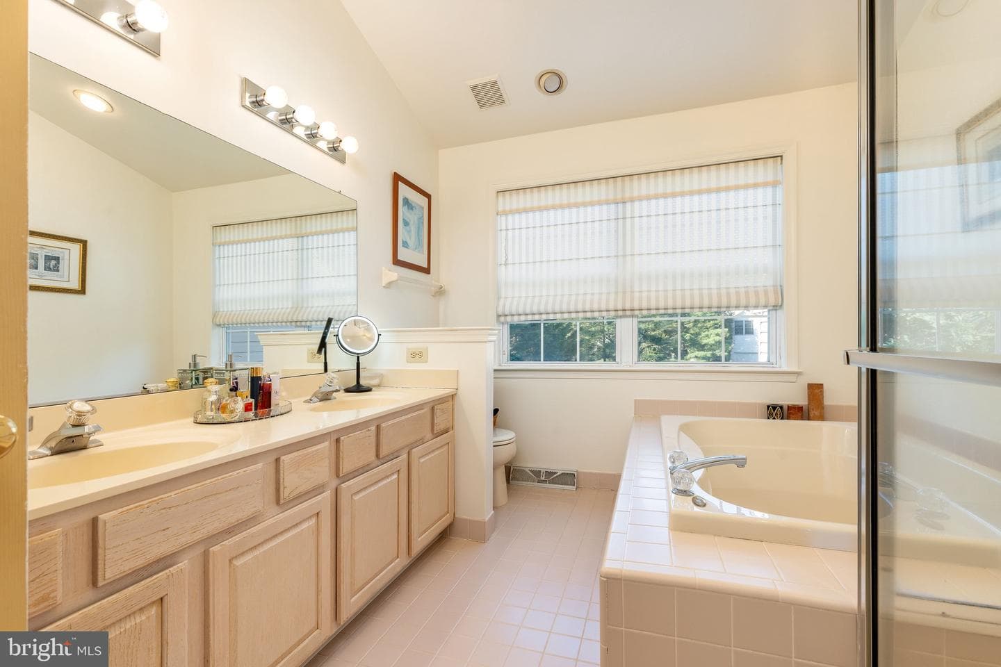 602 Dunburry Drive photo 23