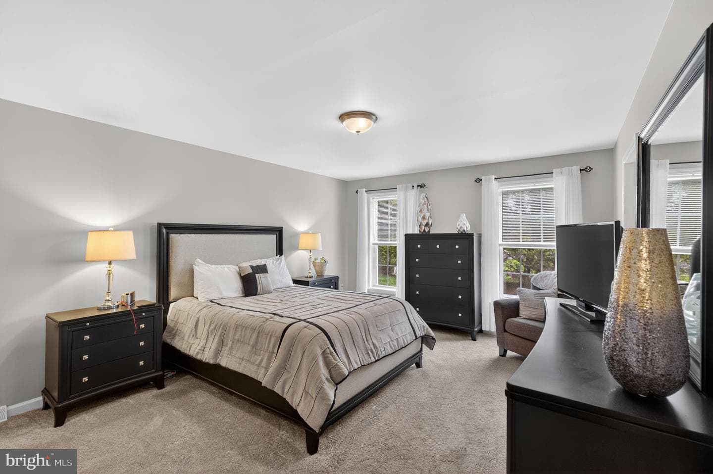 411 Honeysuckle Lane photo 16