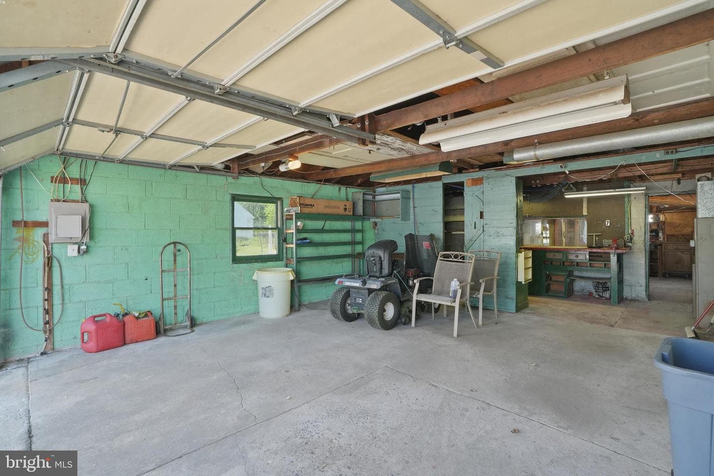 2110 Chestnut photo 13