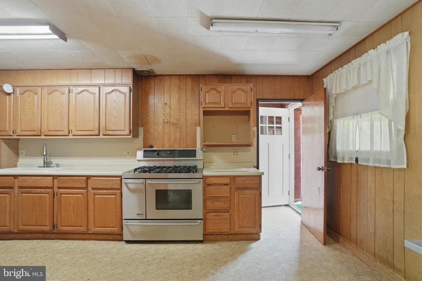 2110 Chestnut photo 23