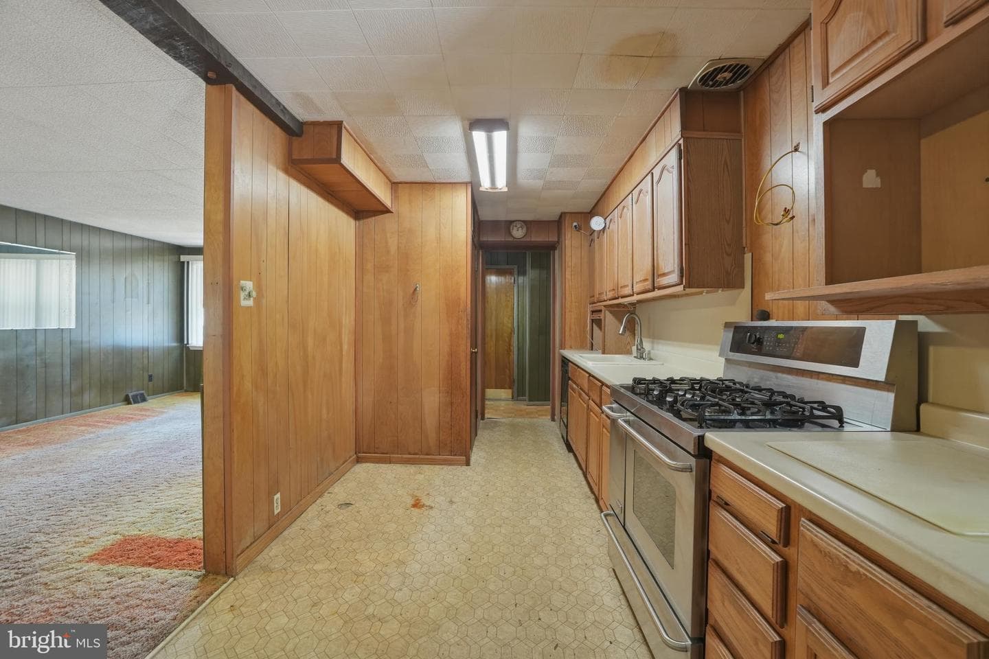 2110 Chestnut photo 24