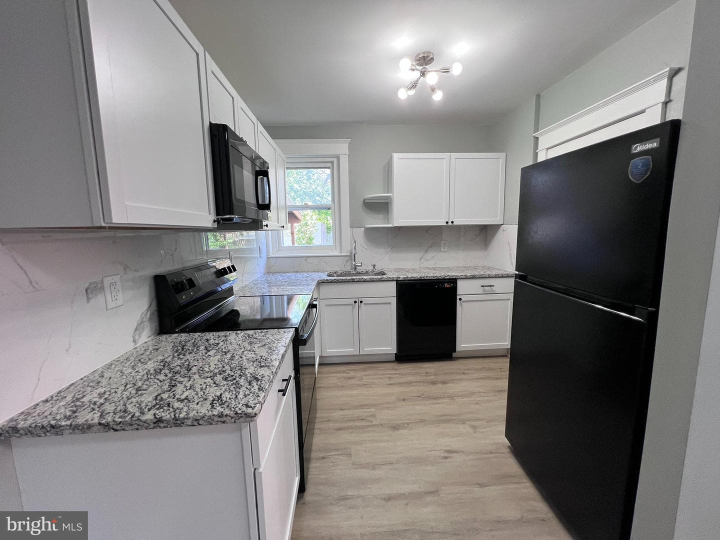 212 East Street photo 9