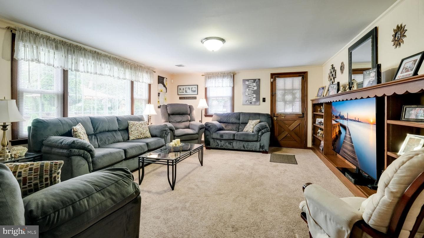 405 Toland Drive photo 16