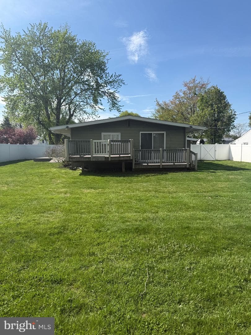 25 Maple Avenue photo 15