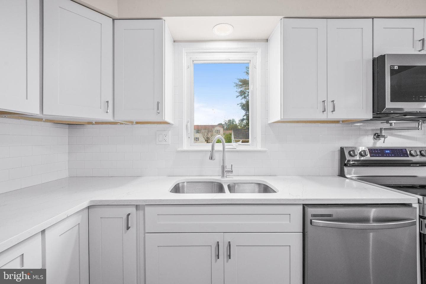 335 Tanner Avenue photo 9