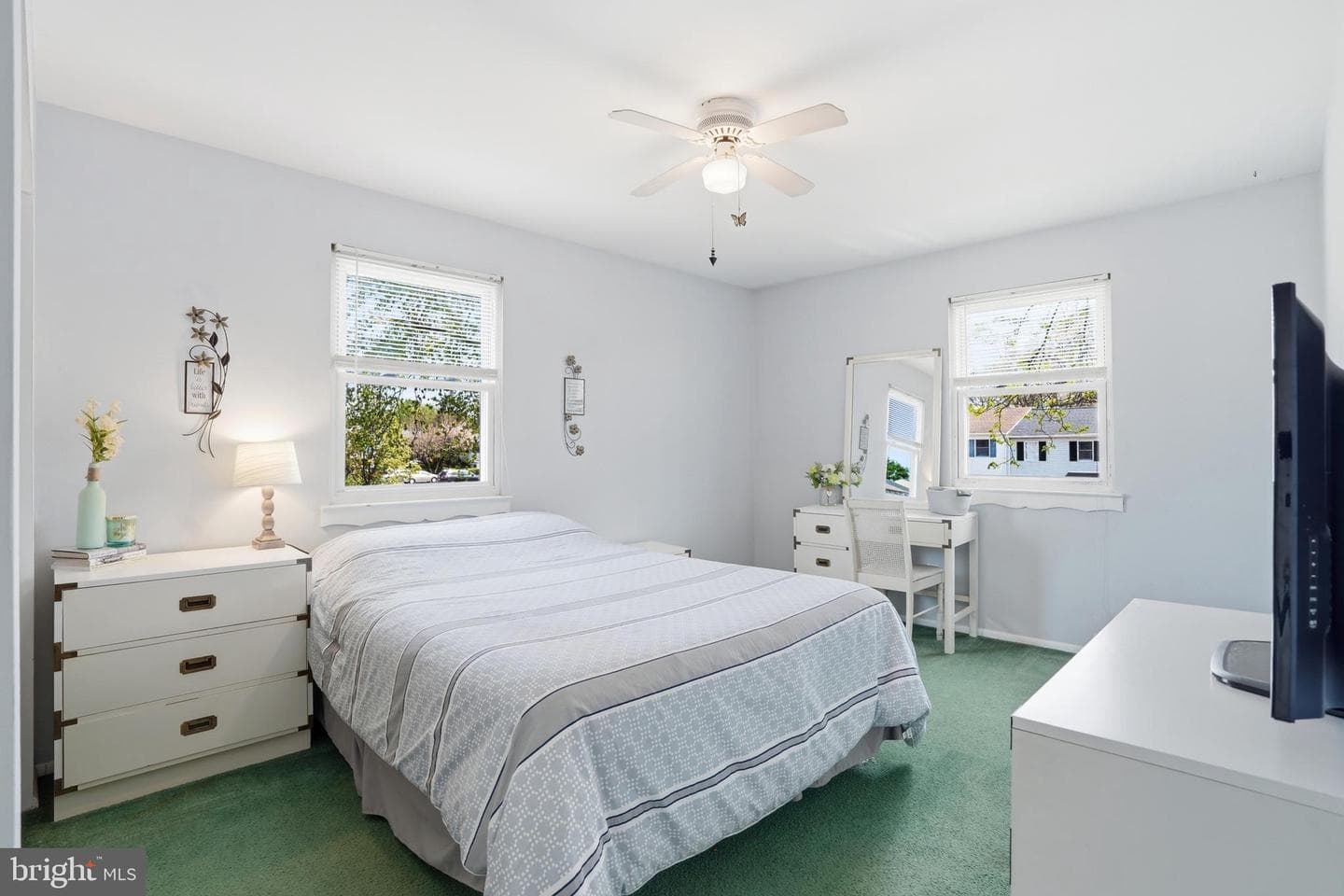 711 Hamilton Road photo 22