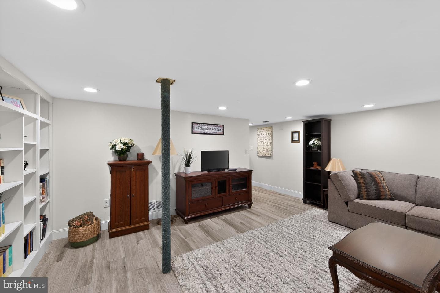 804 Rhoads Avenue photo 30