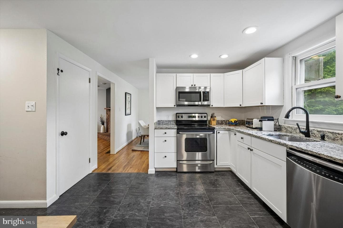 323 S 5th Street photo 11