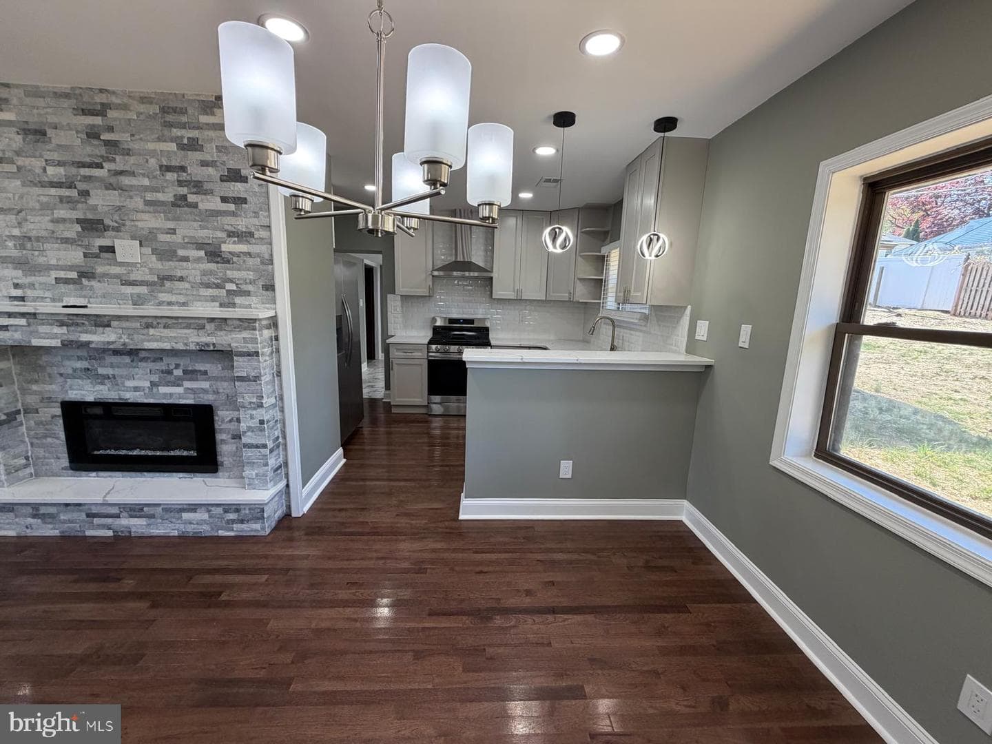 249 Hill Avenue photo 10
