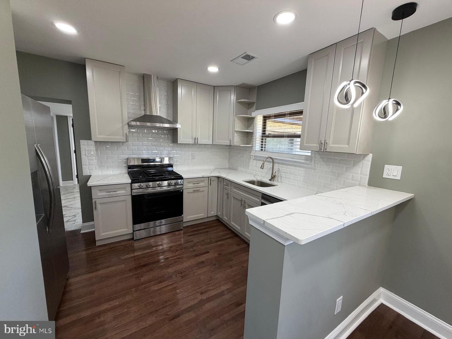249 Hill Avenue photo 13