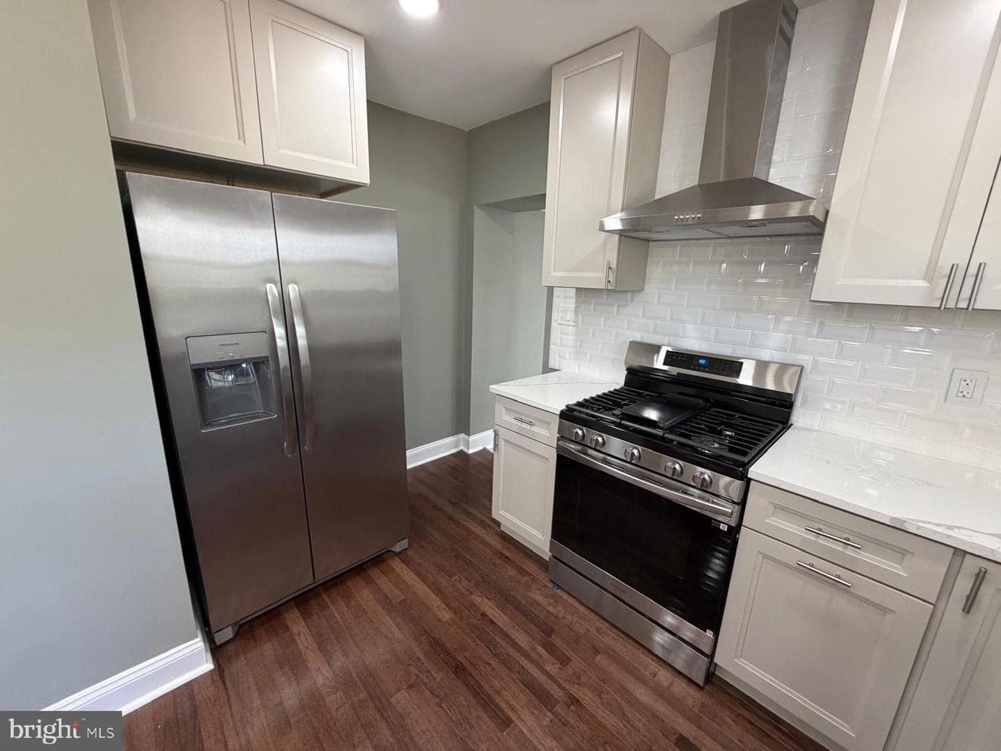 249 Hill Avenue photo 14