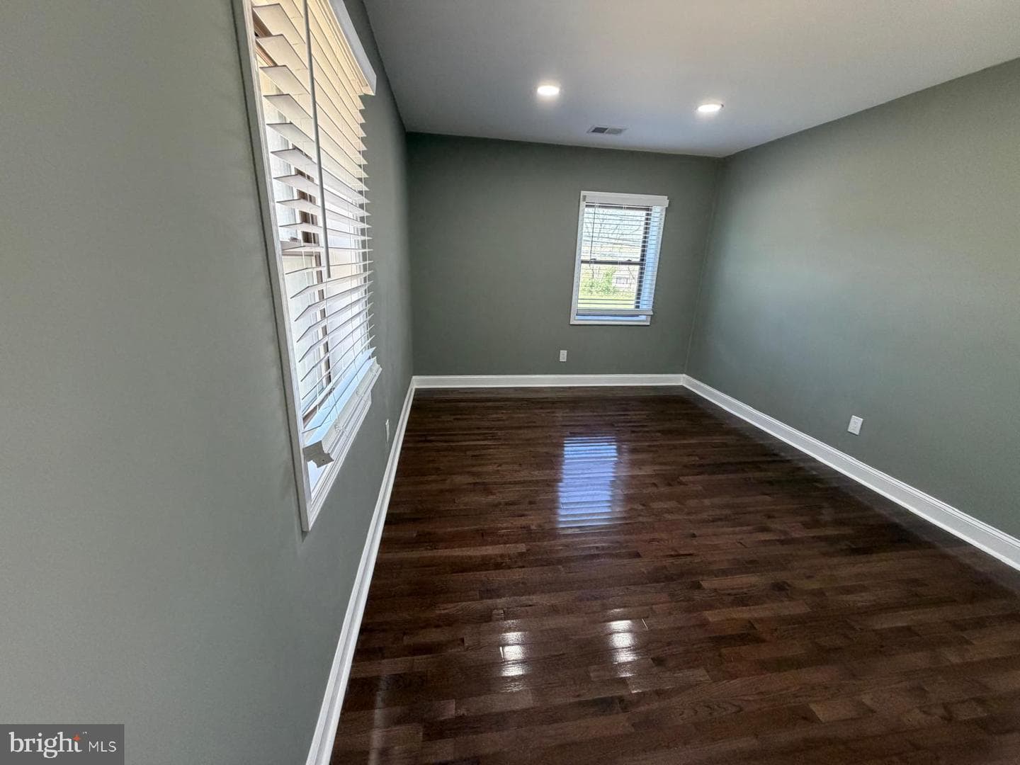 249 Hill Avenue photo 17