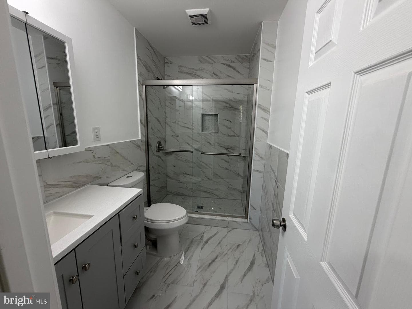 249 Hill Avenue photo 18