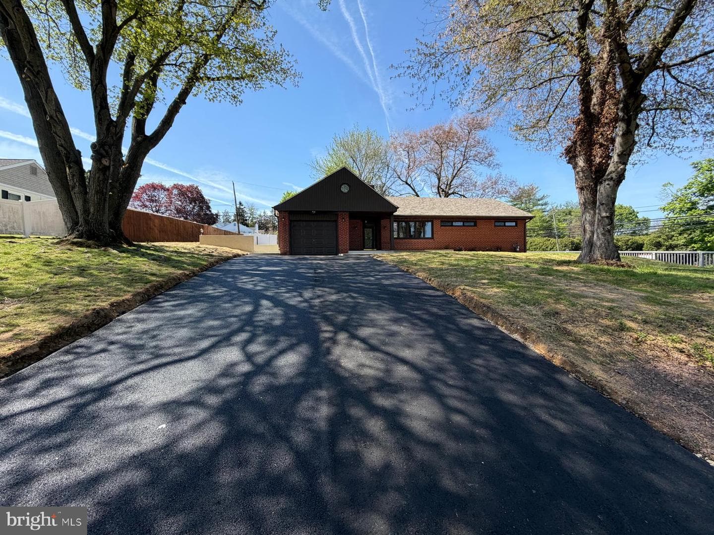 249 Hill Avenue photo 3