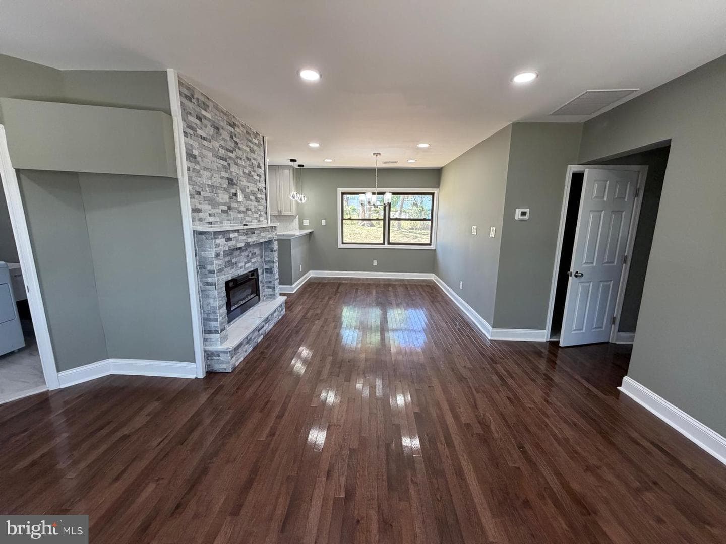 249 Hill Avenue photo 8