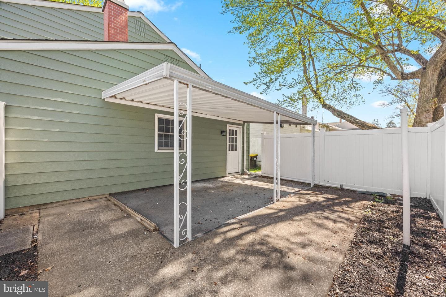323 Edgewood Avenue photo 8