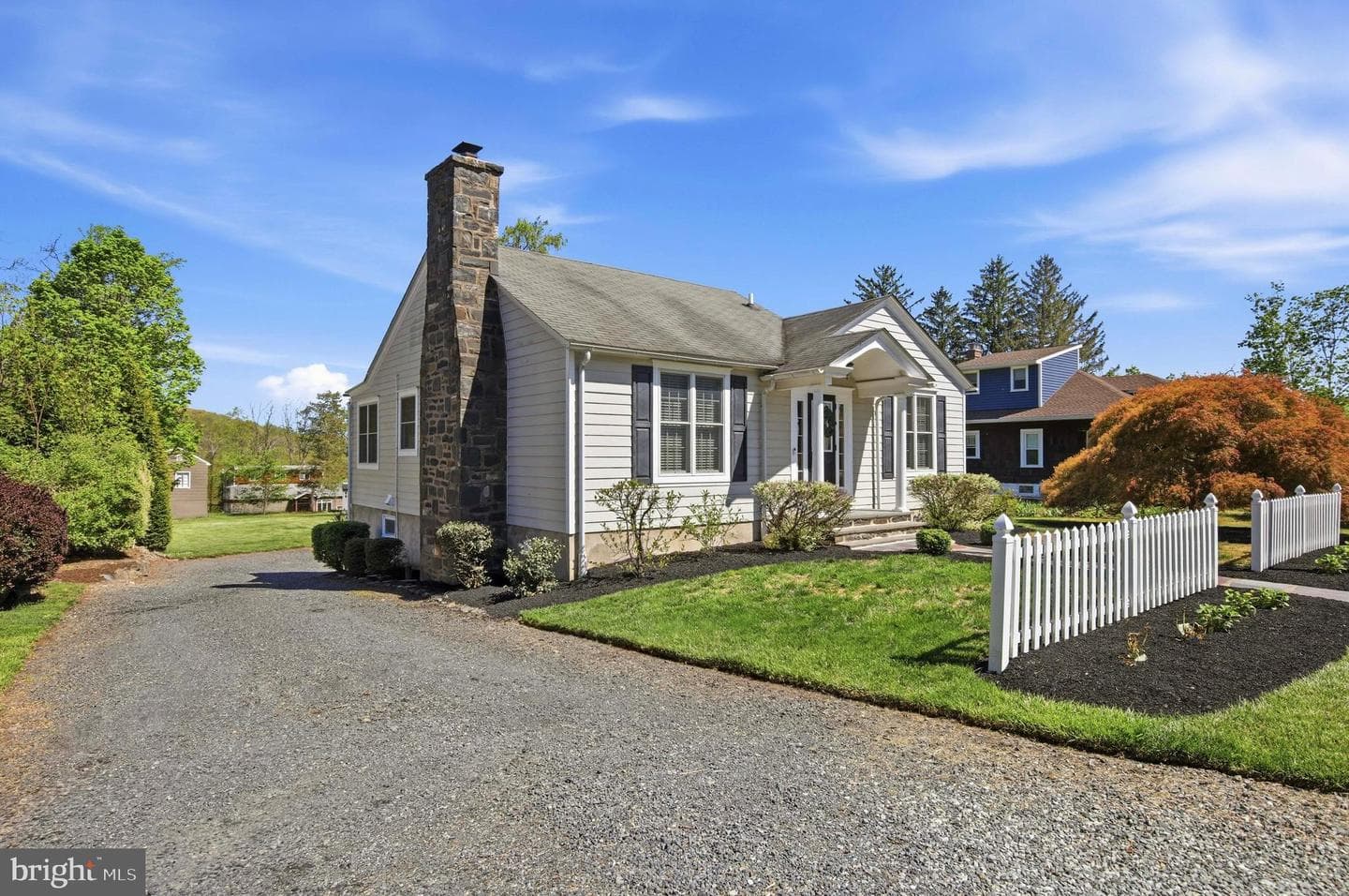 908 Summit Avenue photo 3