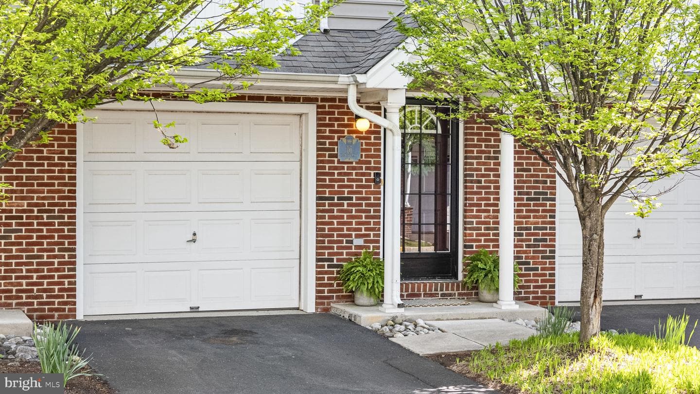 16 Cameron Court photo 2
