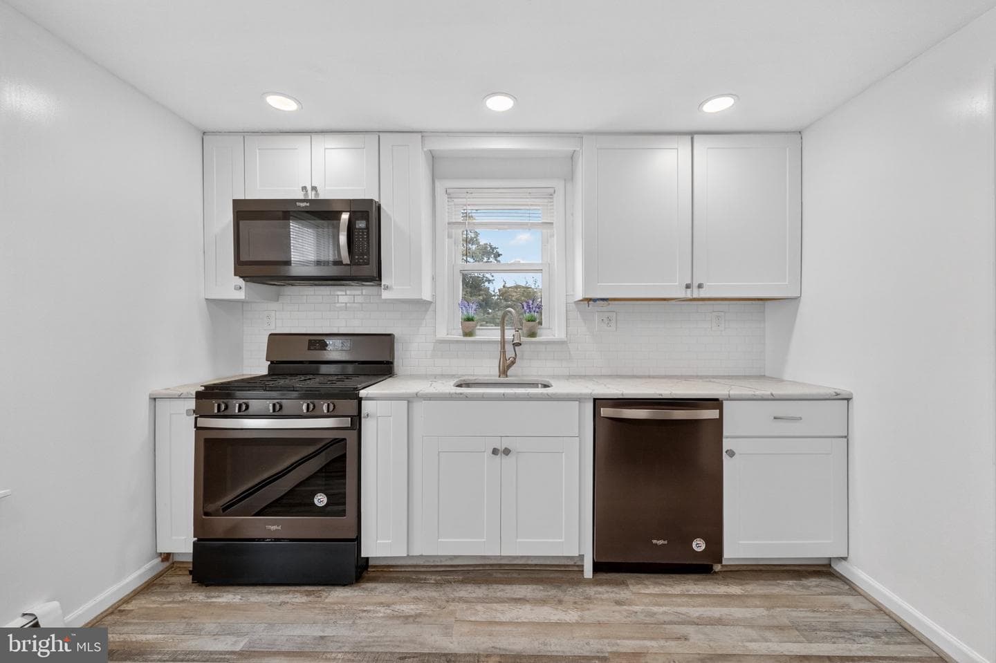 308 Francis photo 12