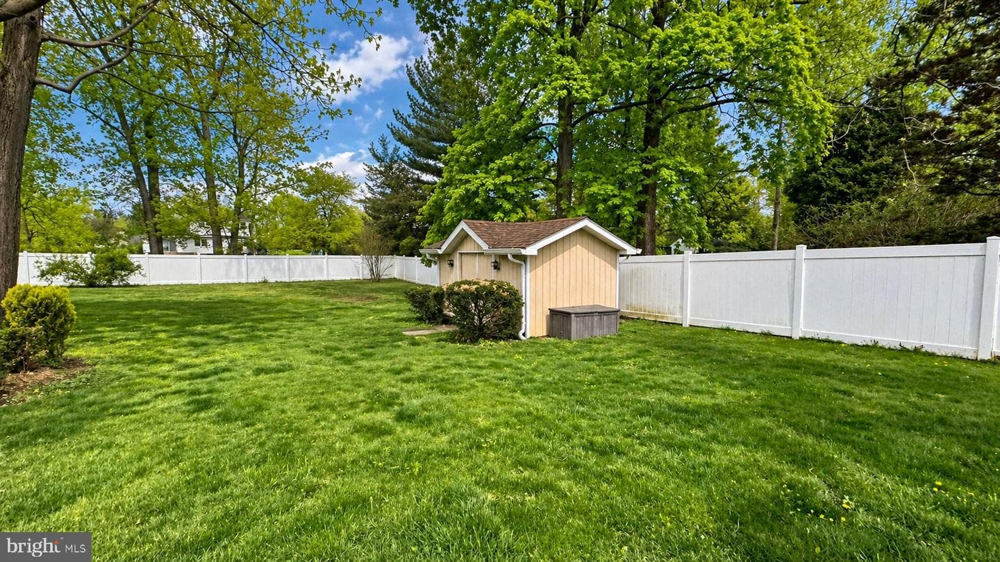 810 N Limekiln Pike photo 38