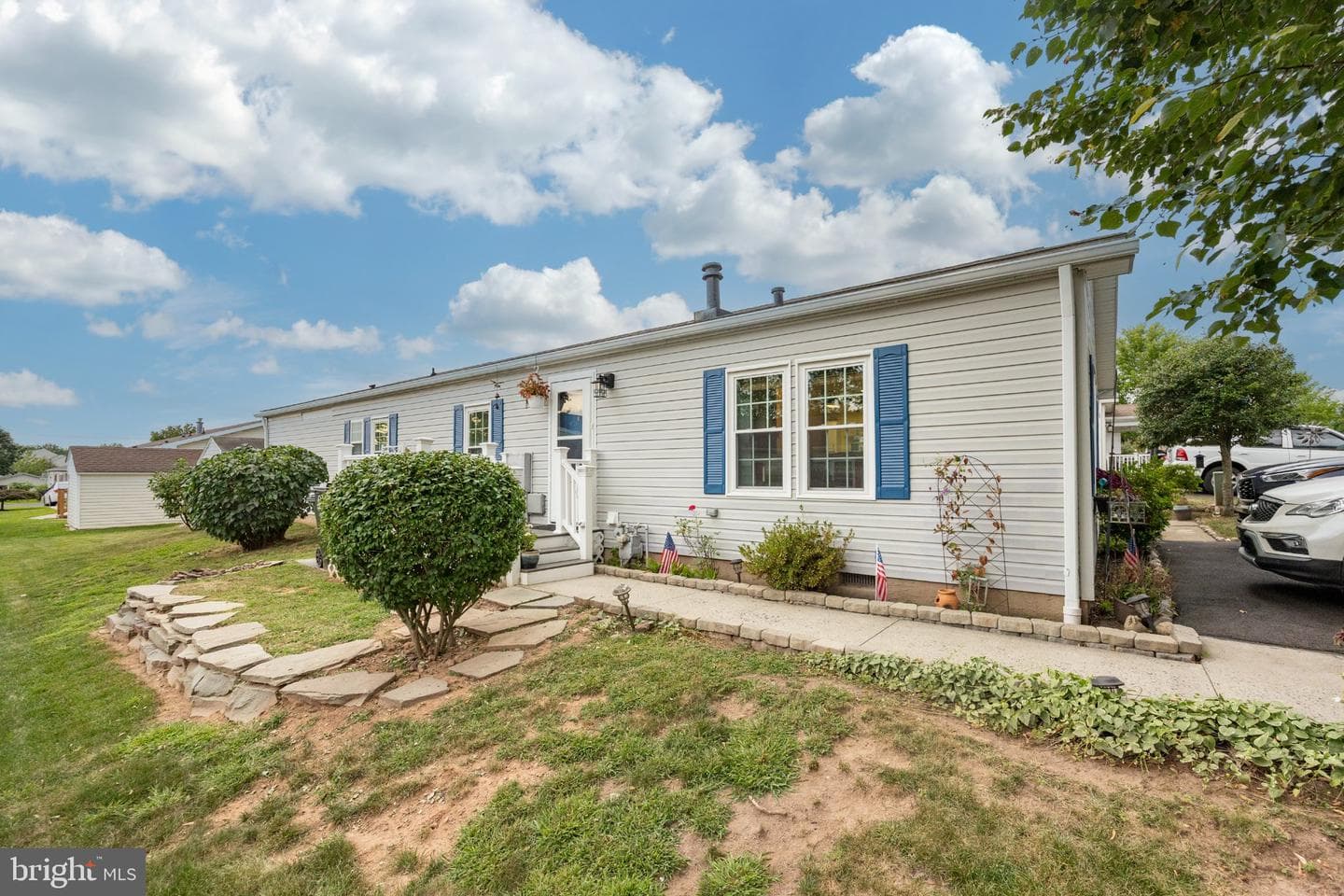103 Lilac Pl