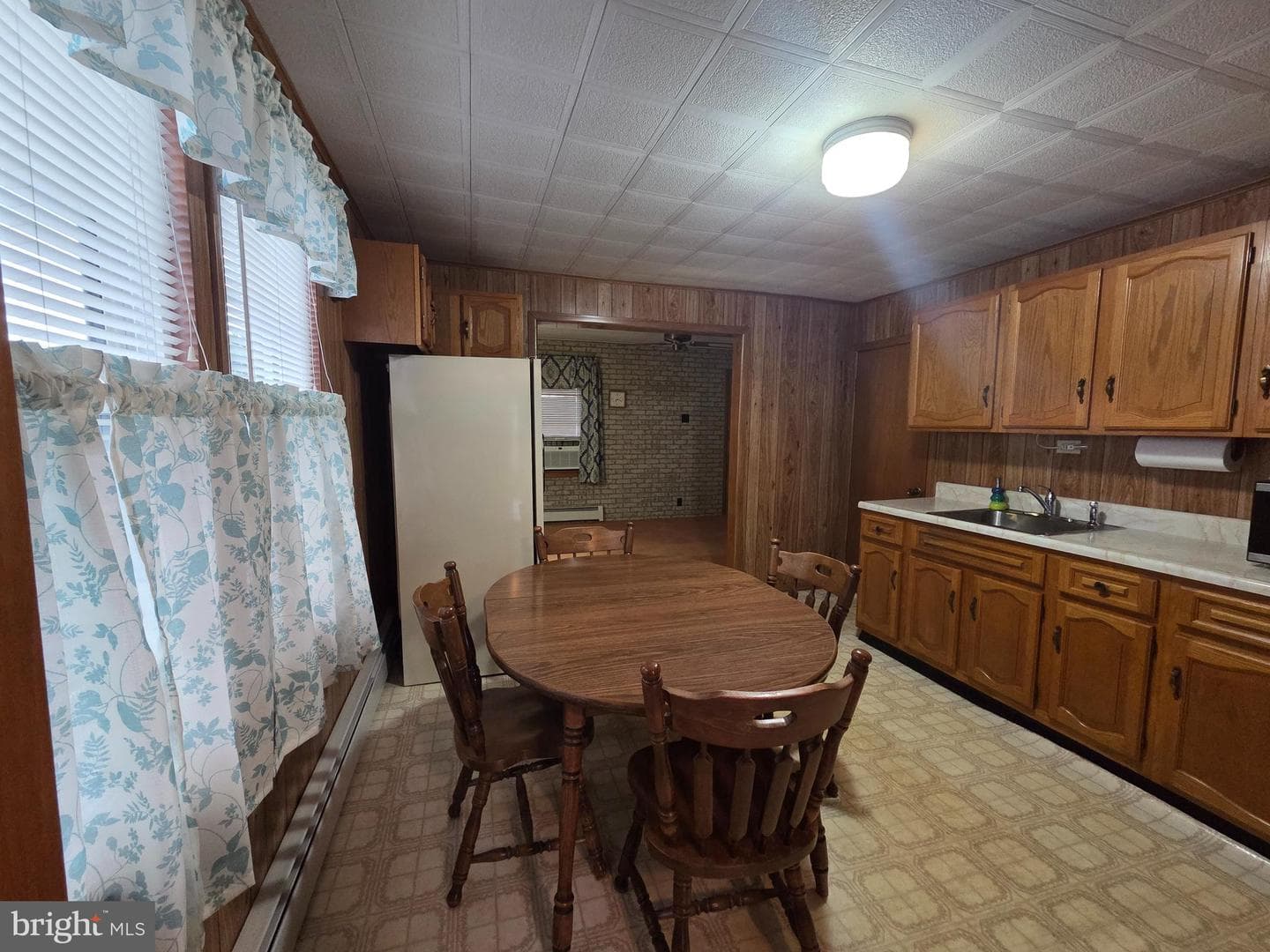 1029 E Philadelphia Avenue photo 8