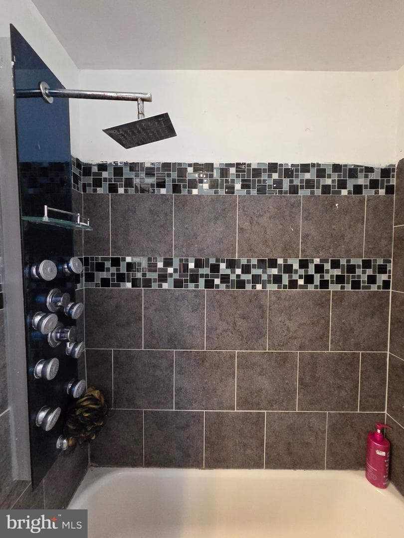 427 Walnut Street photo 7
