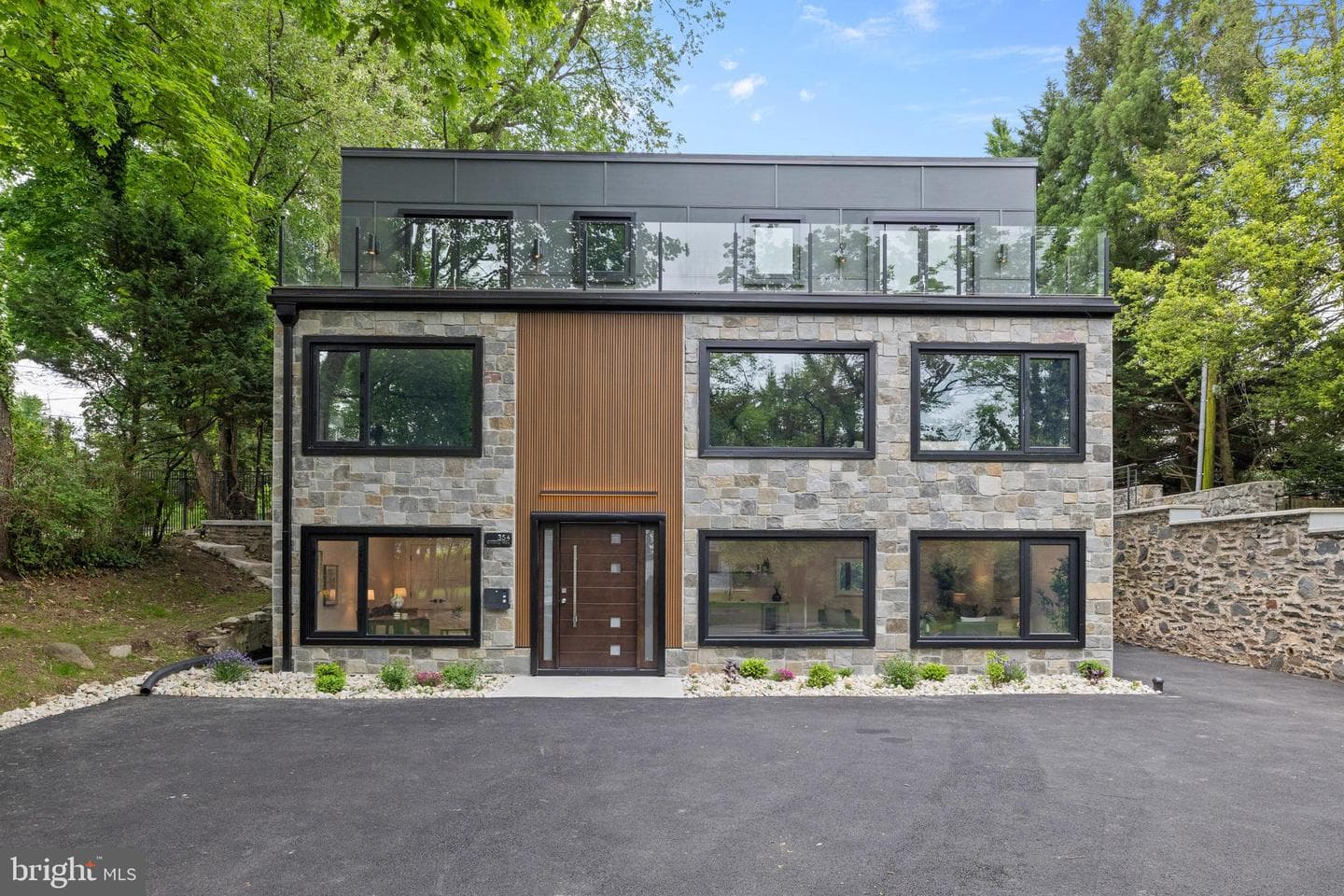 354 Winding Way