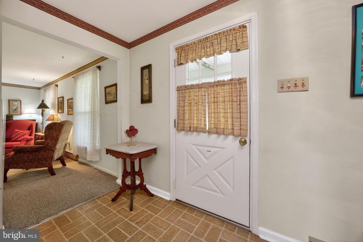 314 Neiffer Road photo 2