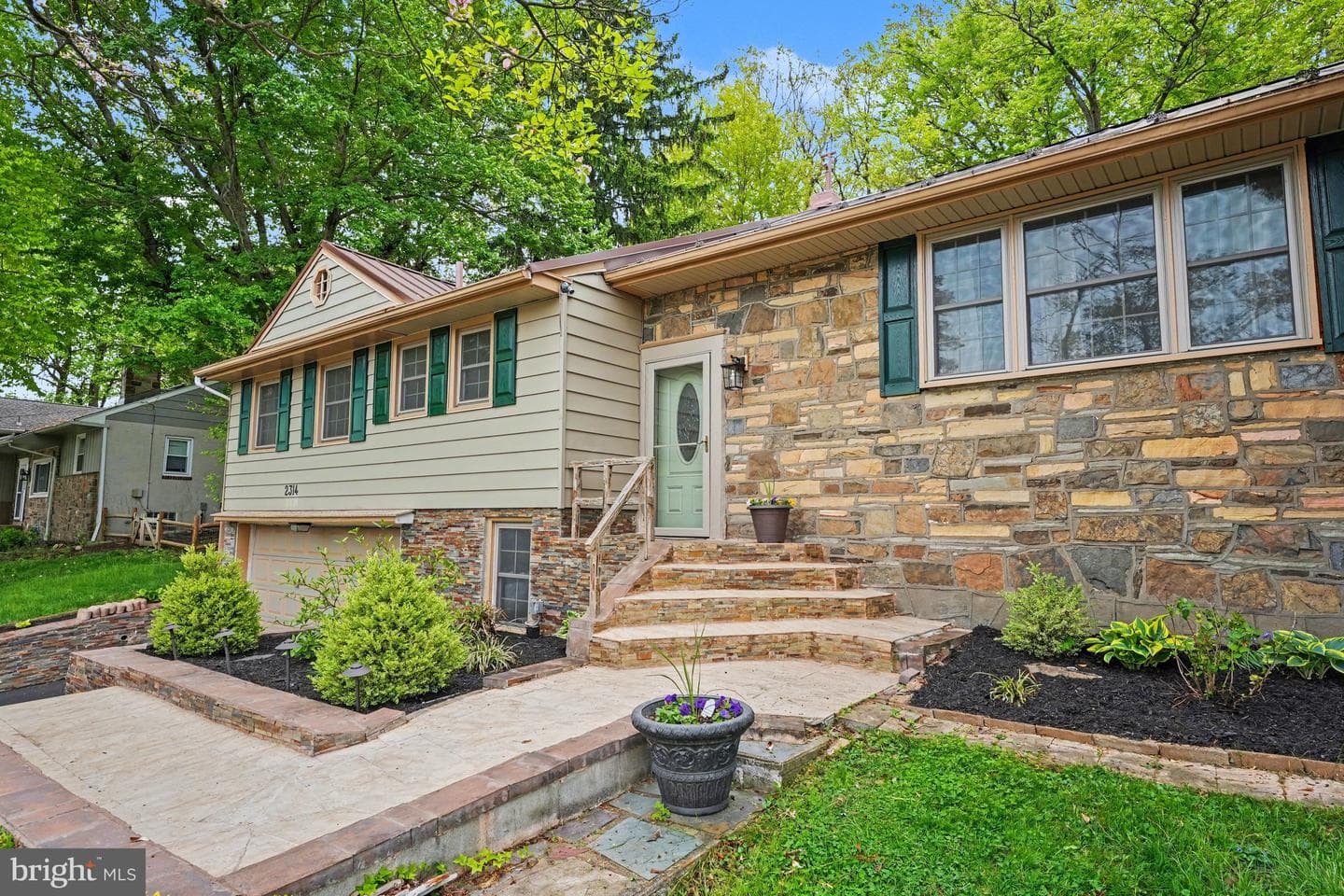 2314 Coles Boulevard photo 4