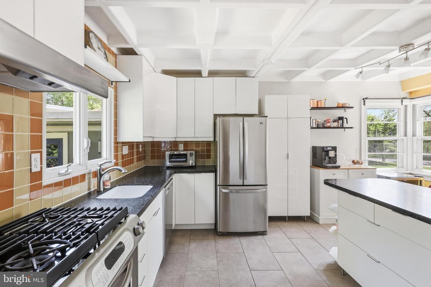8207 Macarthur Road photo 14