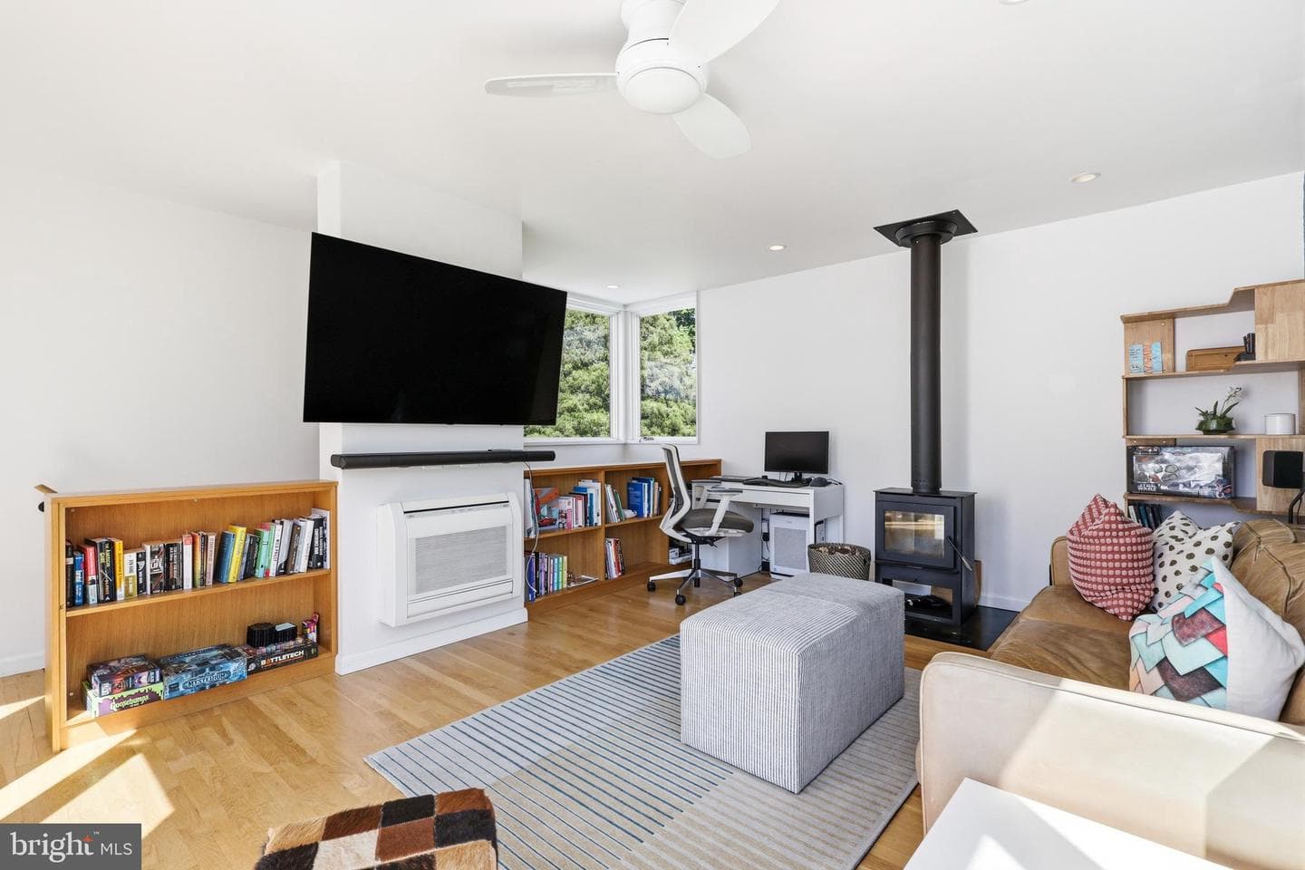8207 Macarthur Road photo 28