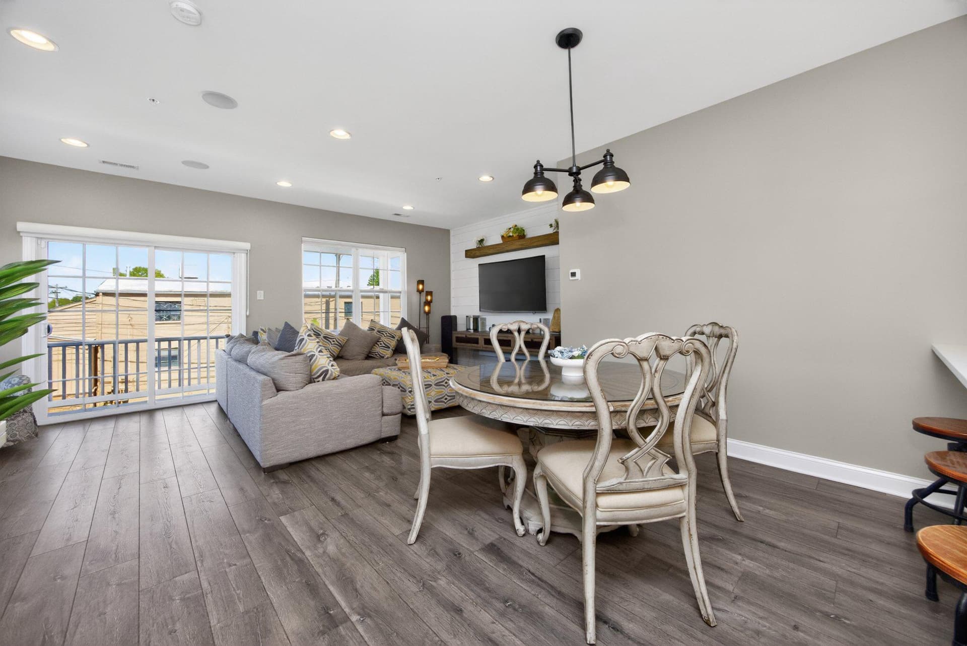 21 N Mitchell Avenue photo 11