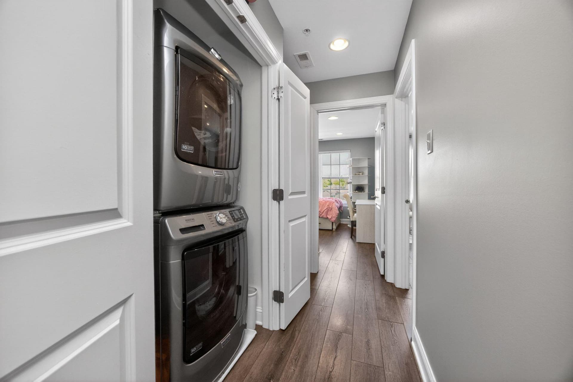 21 N Mitchell Avenue photo 17