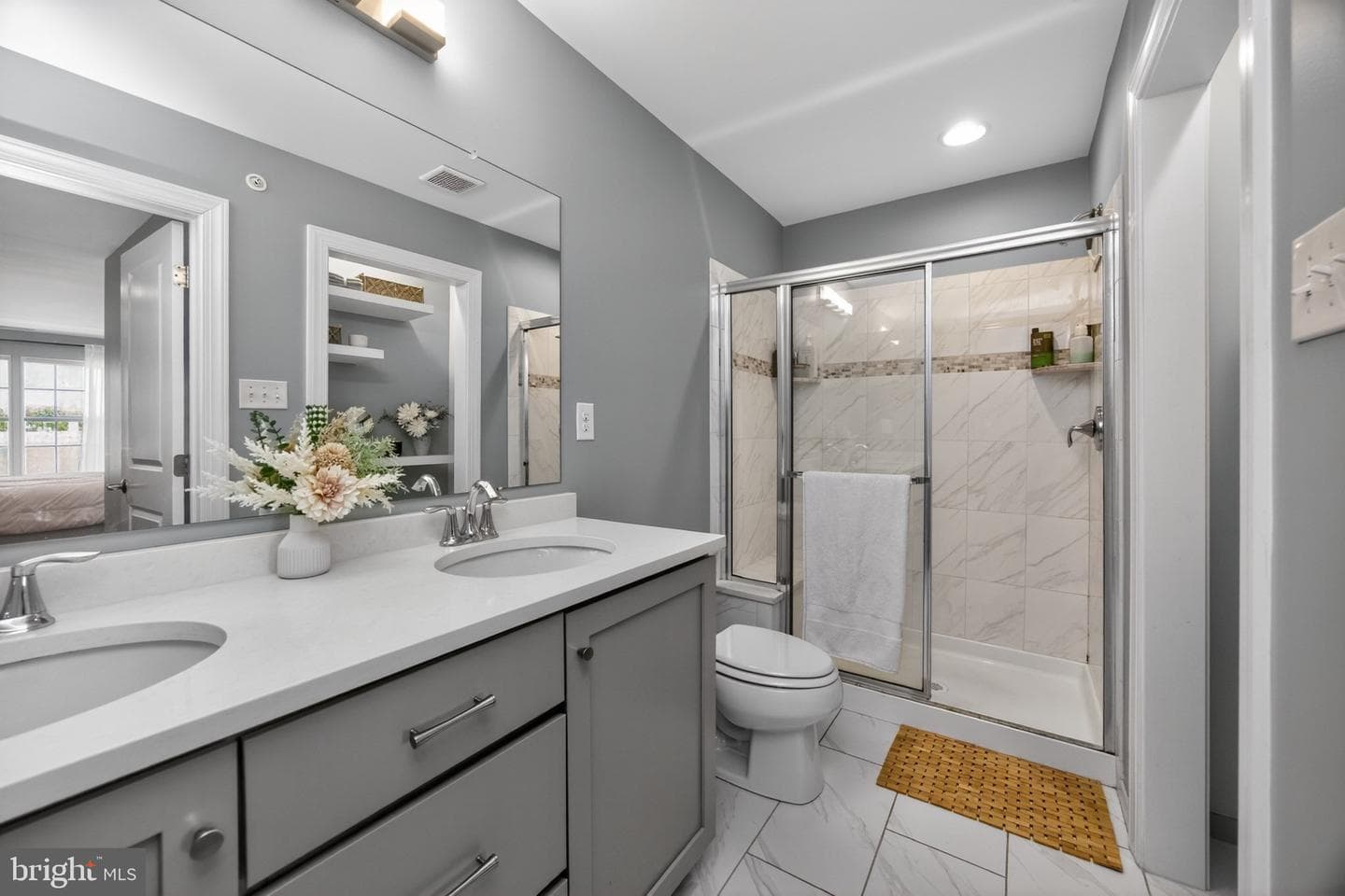 21 N Mitchell Avenue photo 24