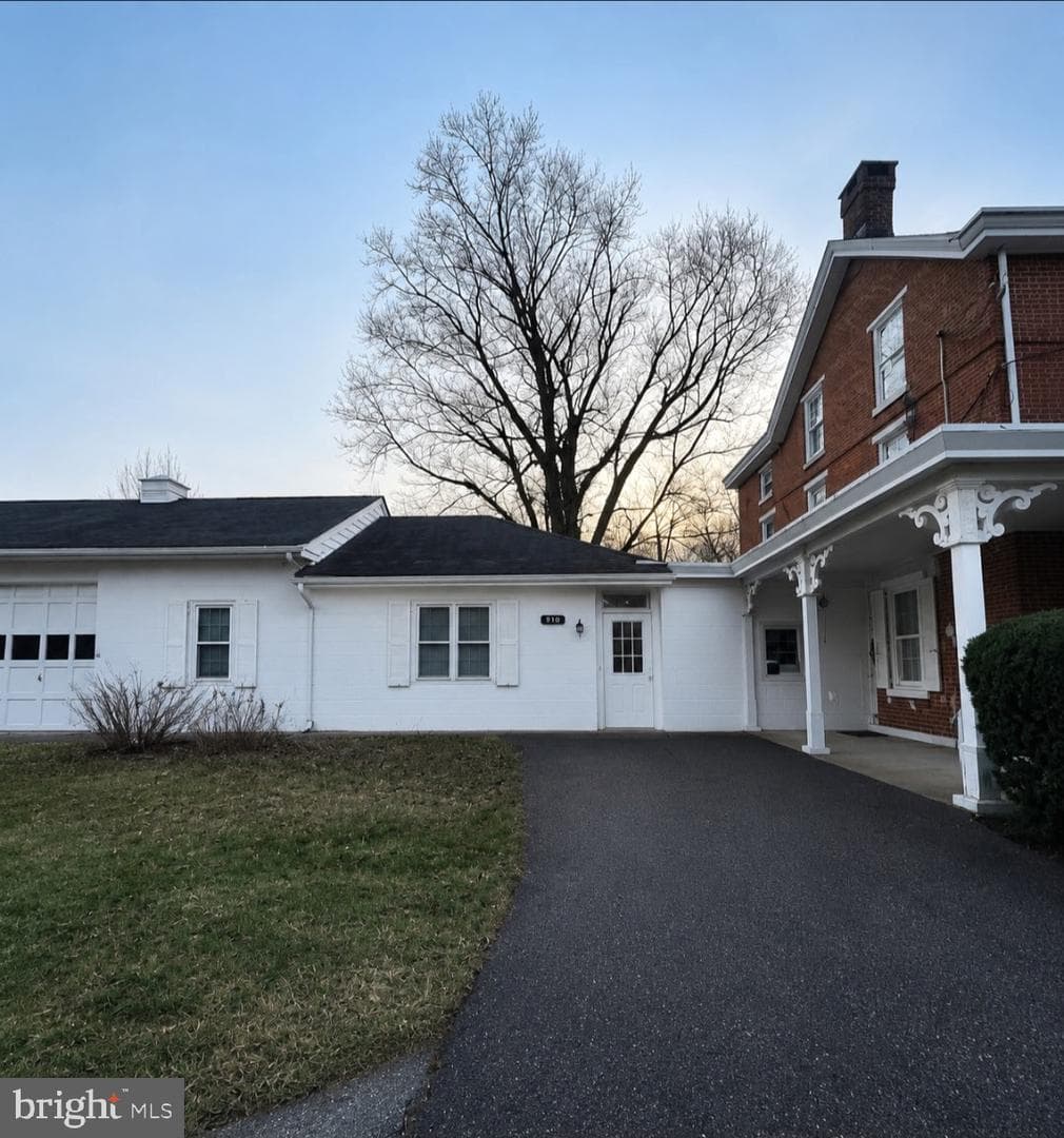 900 Homestead Lane photo 3