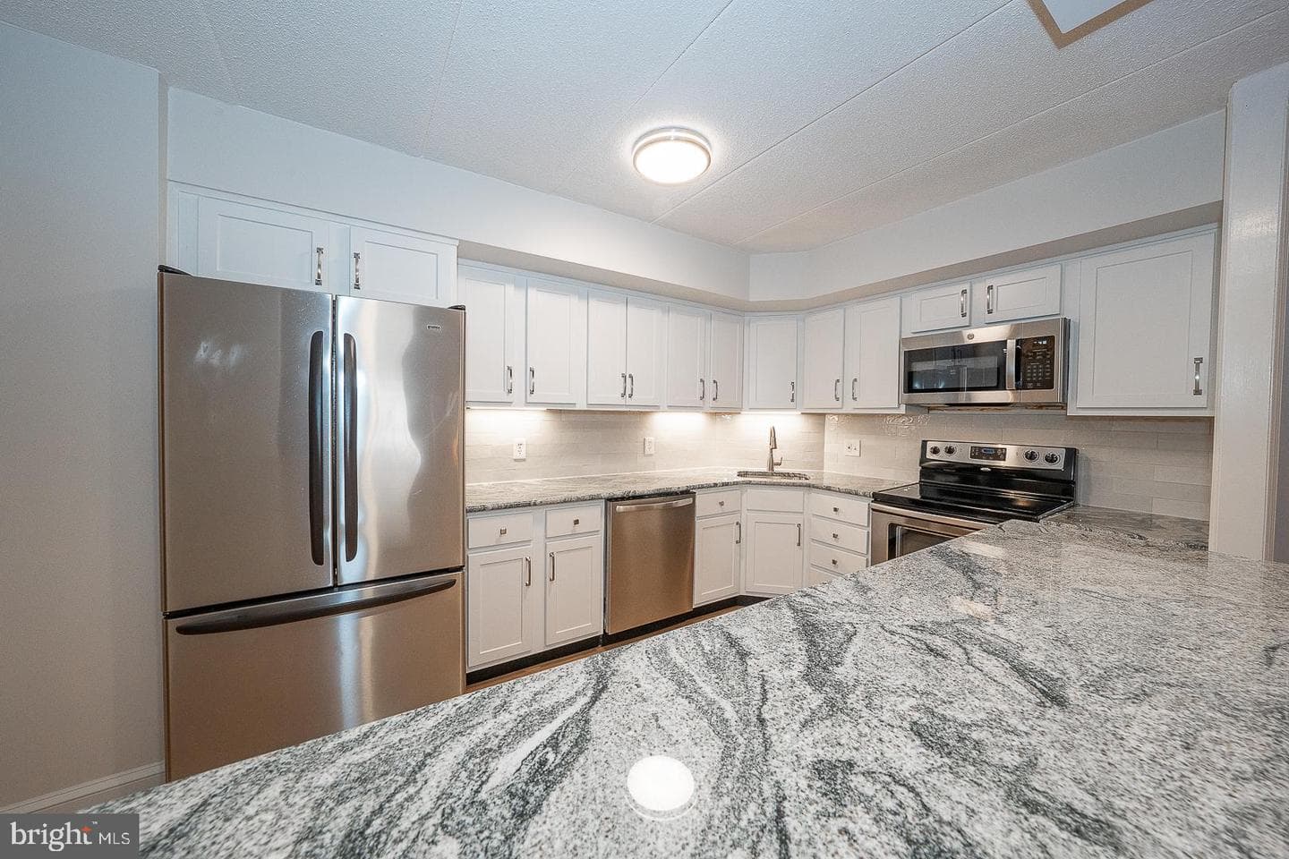 1219 W Wynnewood Road #208 photo 10