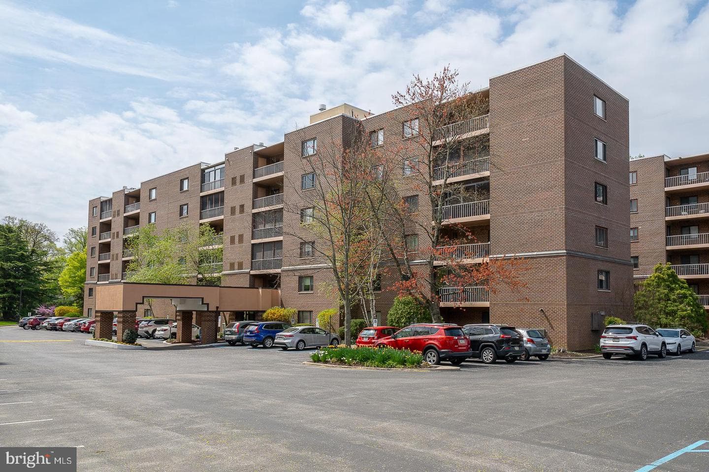 1219 W Wynnewood Road #208 photo 2
