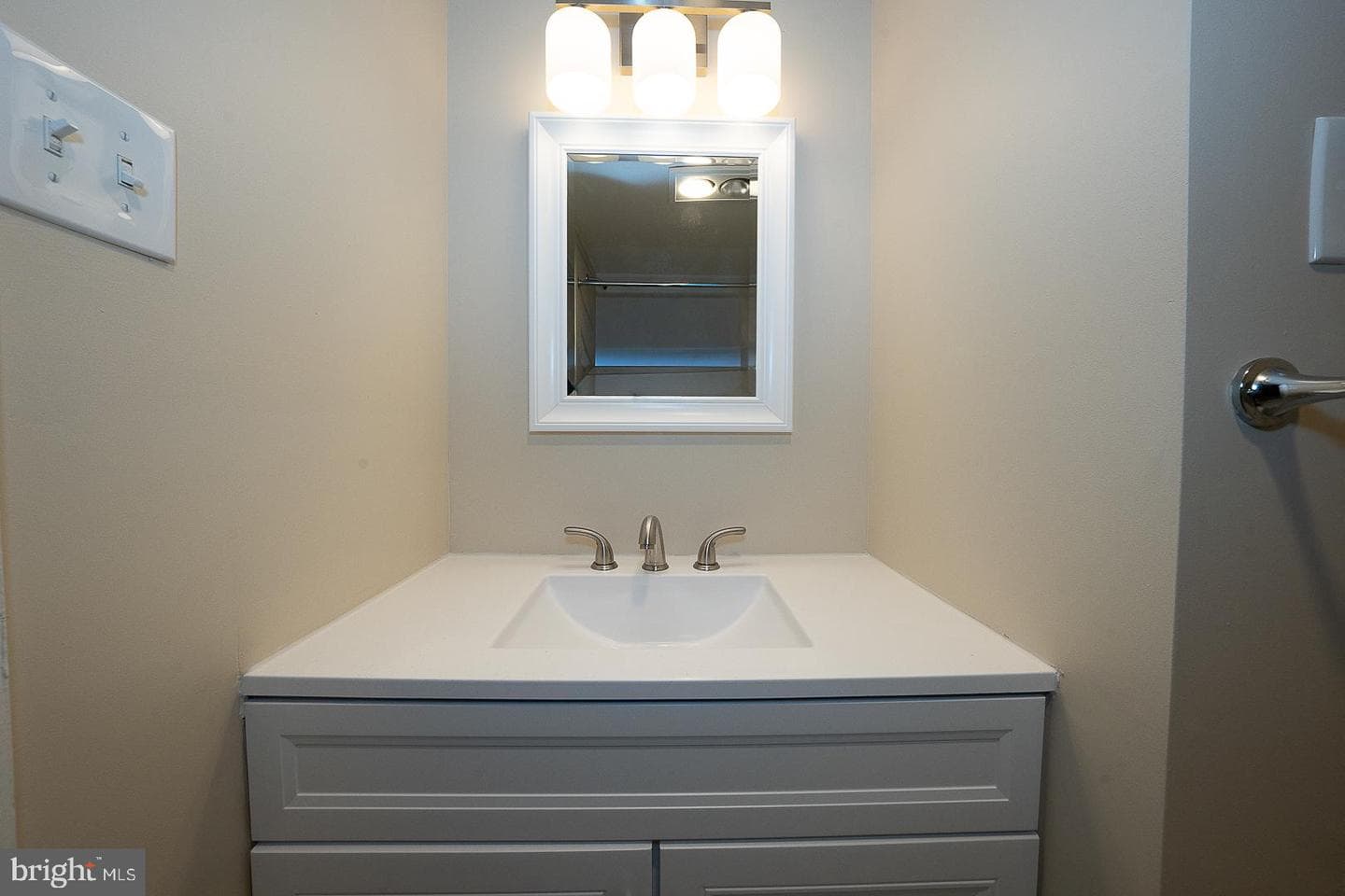 1219 W Wynnewood Road #208 photo 29
